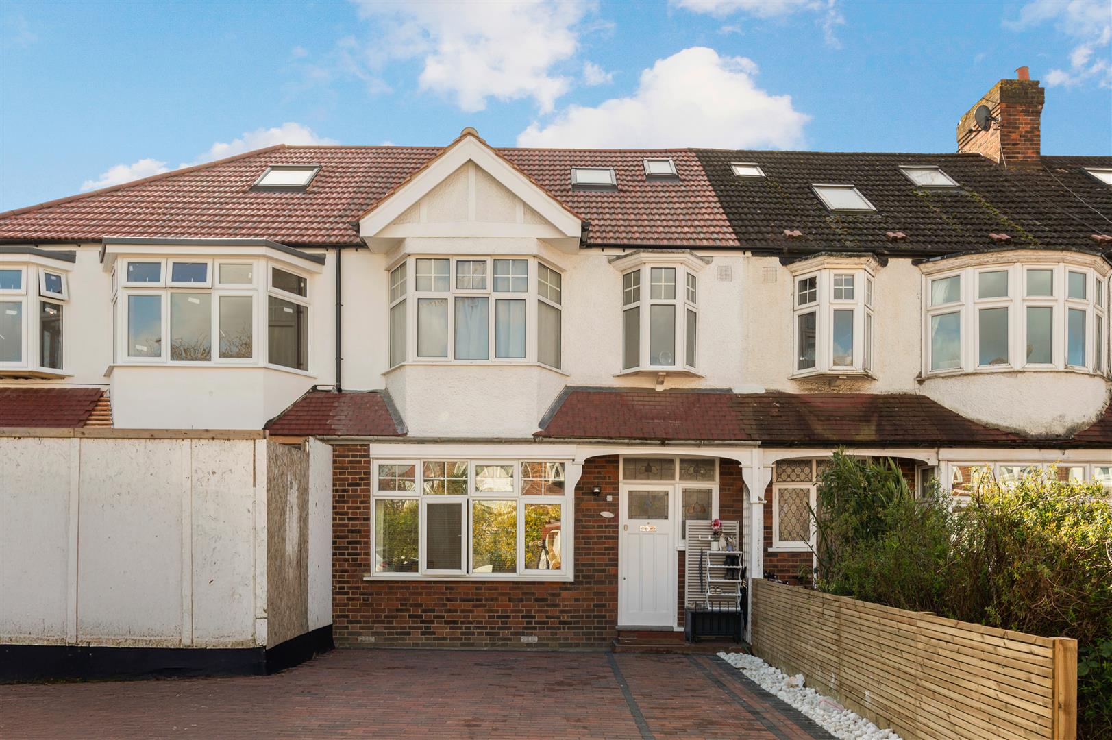 4 bedroom detached house for sale in Epsom