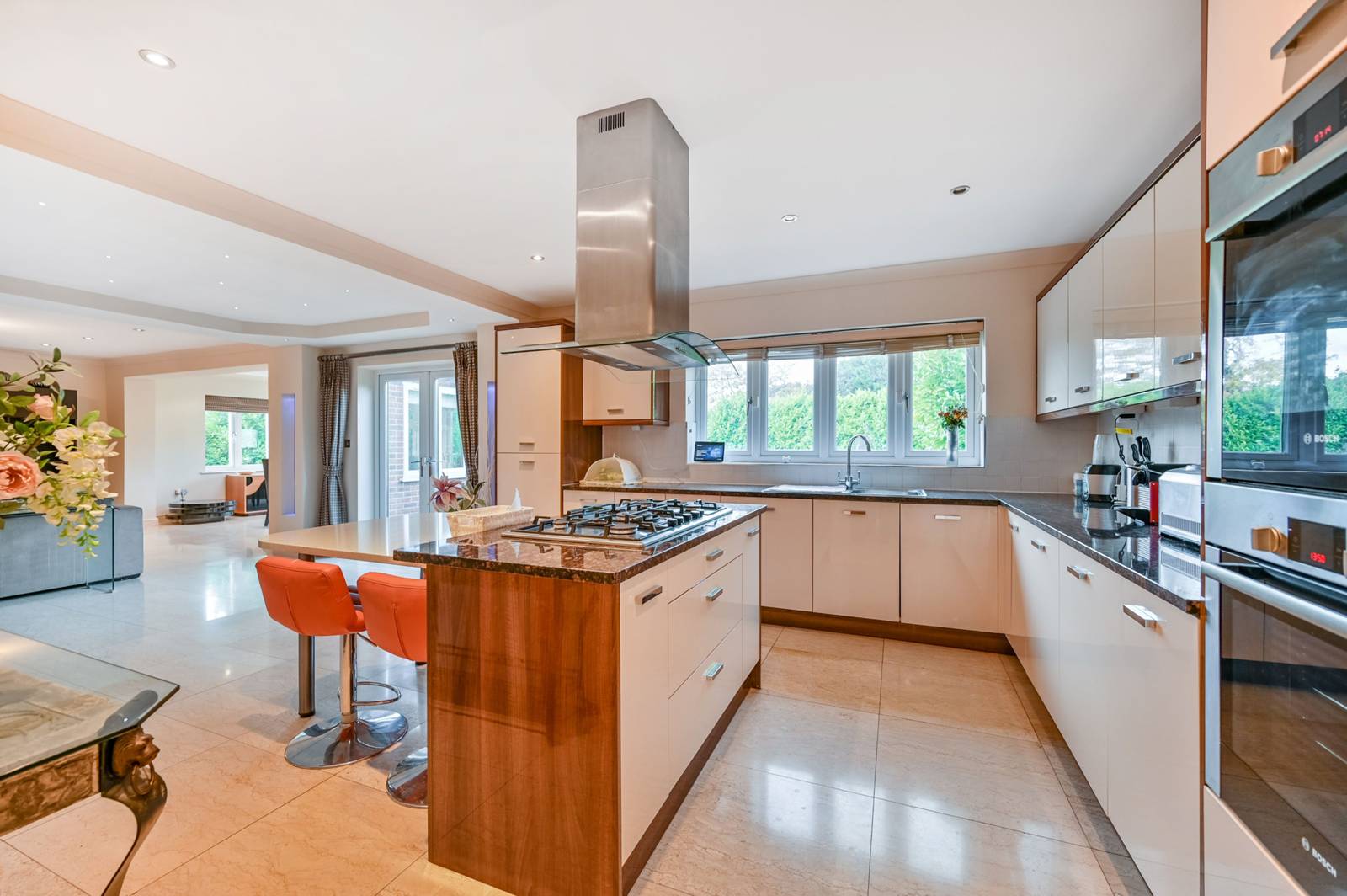 4 bedroom detached house for sale 0