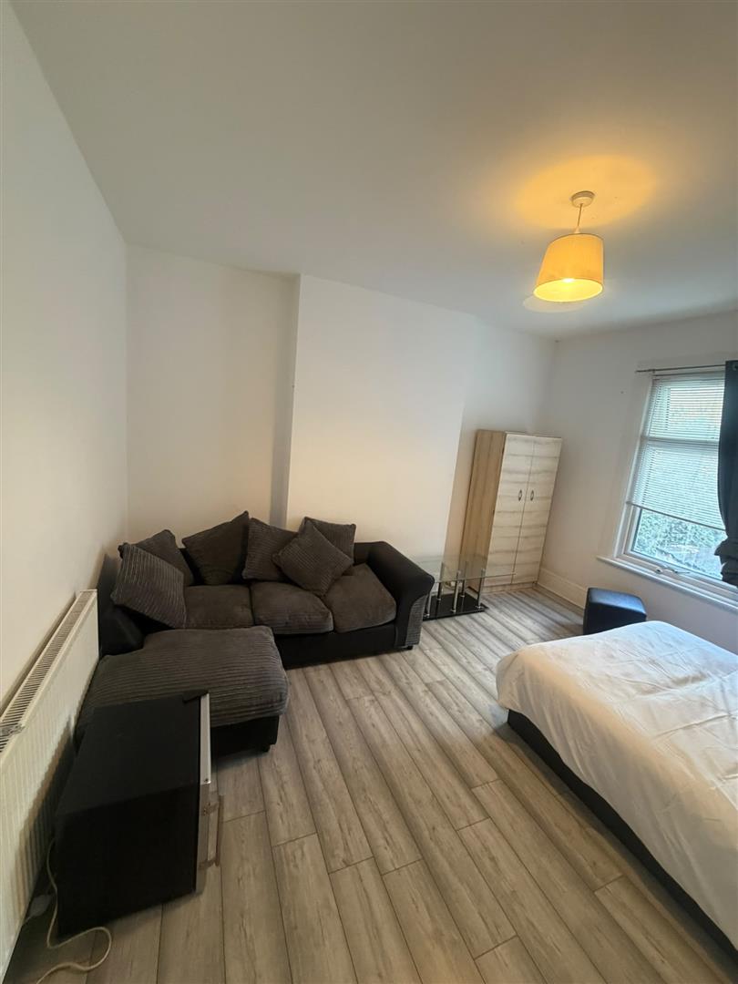 26A, Balfour Road, Ilford photo 4