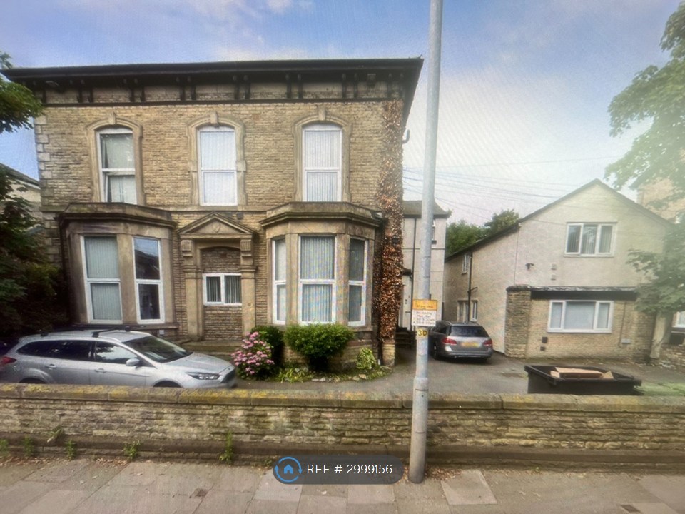 2-bed flat on Flat, Tulliallen A Crosby Road South, Liverpool, £800/mo