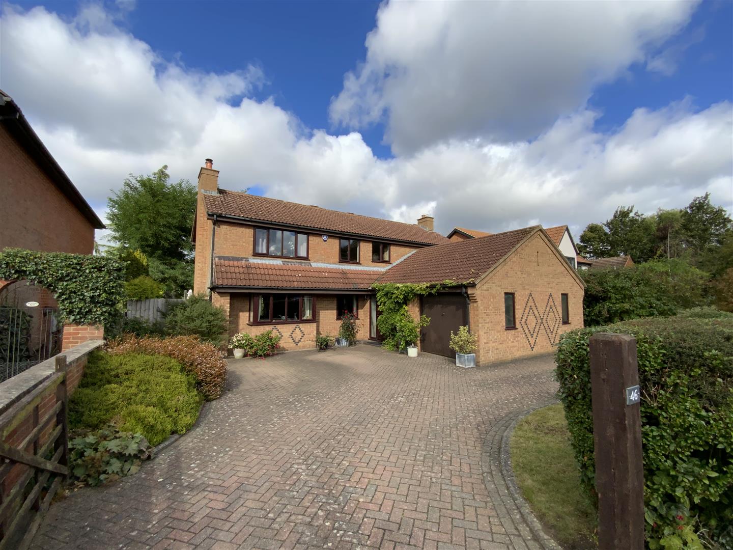 4 Bedroom Detached House For Sale In Milton Keynes