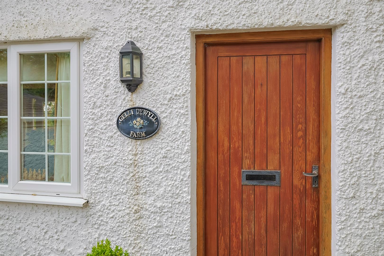 5 bedroom detached house for sale 0