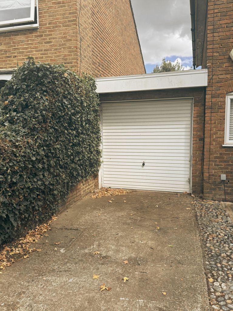 Garage, 202, Sandycombe Road, Richmond photo 3