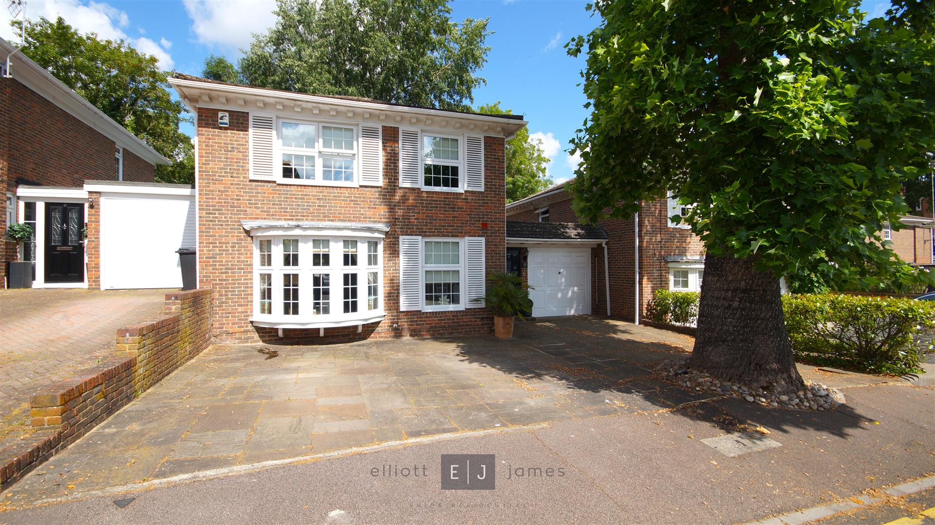 4 bedroom detached house for sale 0