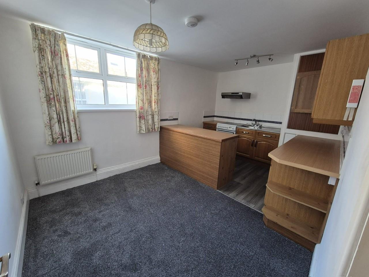 Flat 1, Golden Lion House, Fore Street photo 3