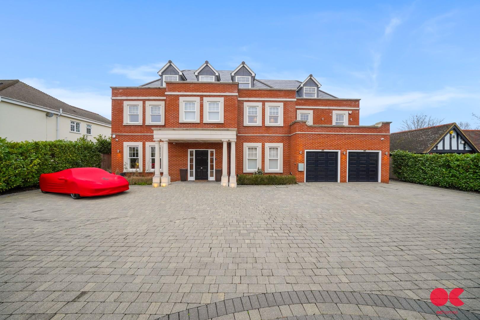 6 bedroom detached house for sale 0