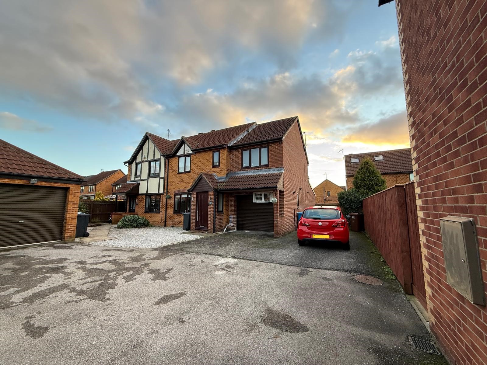 127, Howdale Road, Hull photo 3