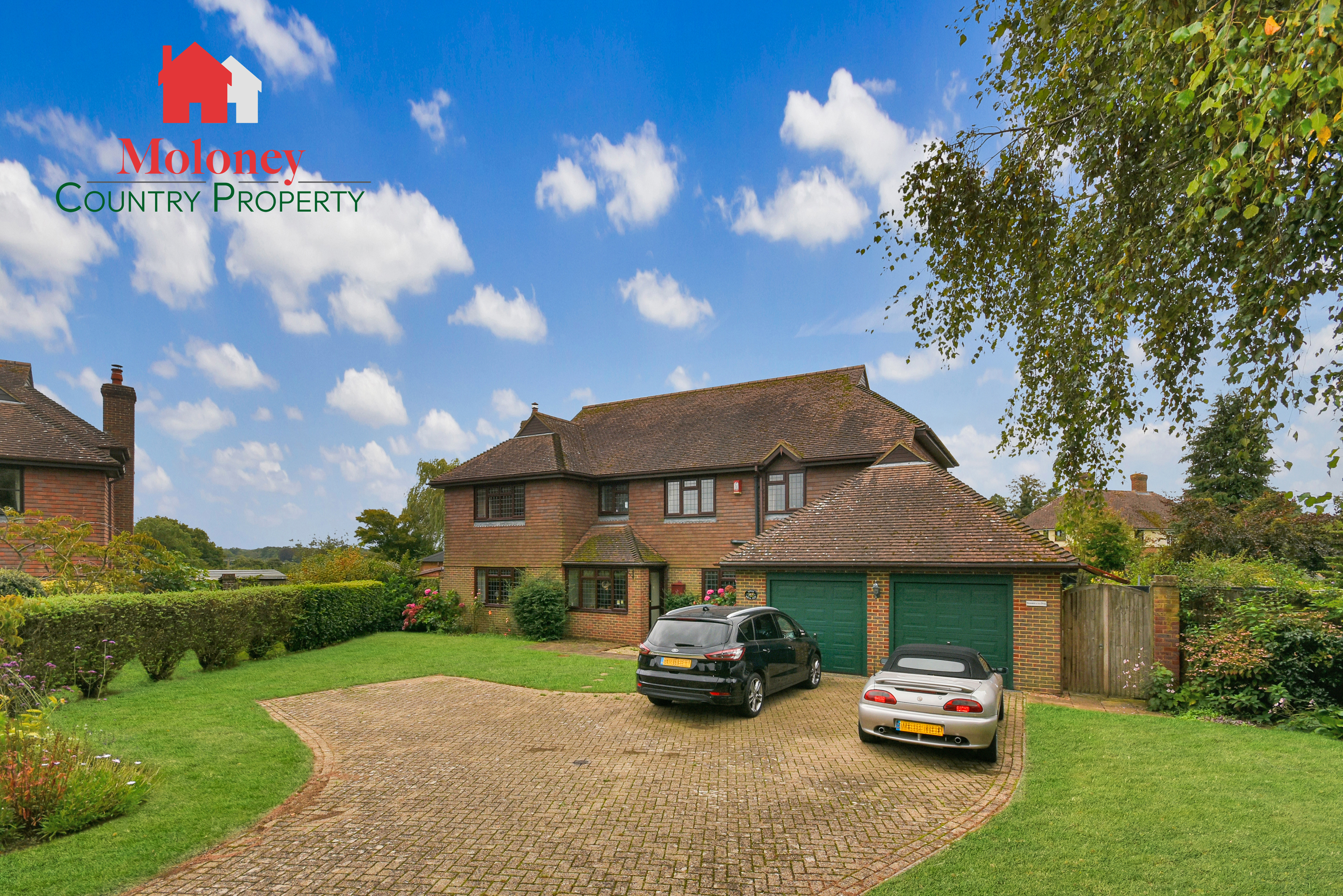 5 bedroom detached house for sale 0