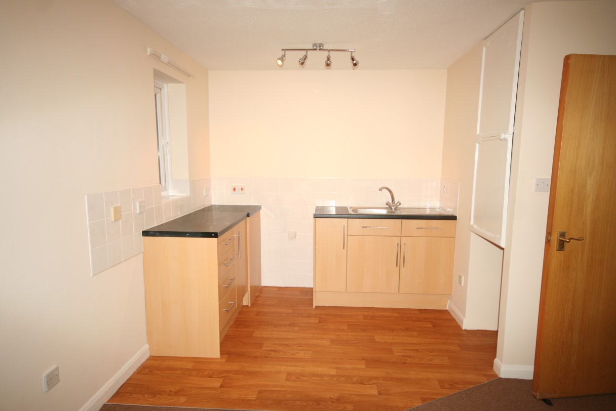 31, Flat 31, Thompson Close photo 4