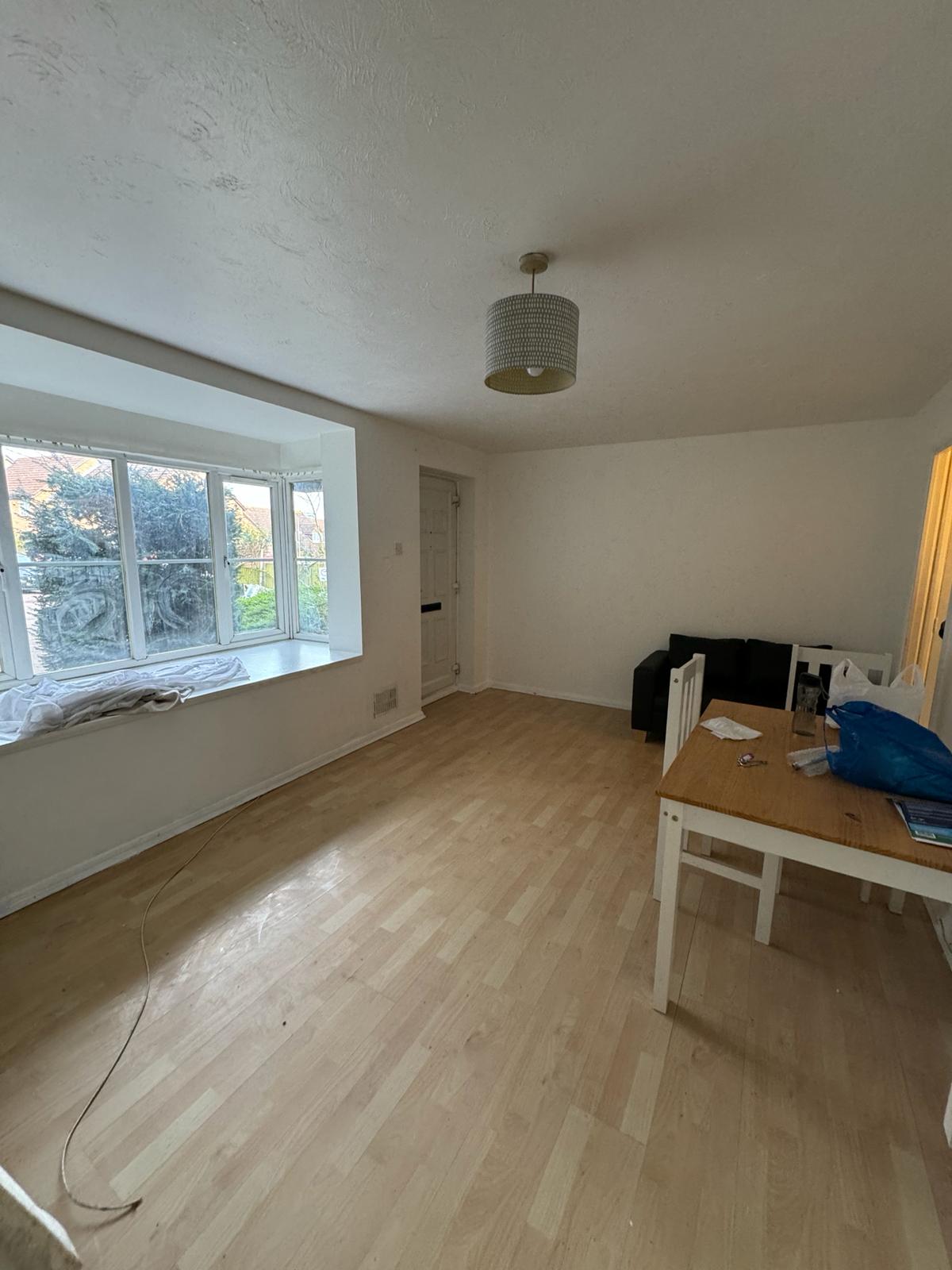 28, Snowdon Drive, London photo 4