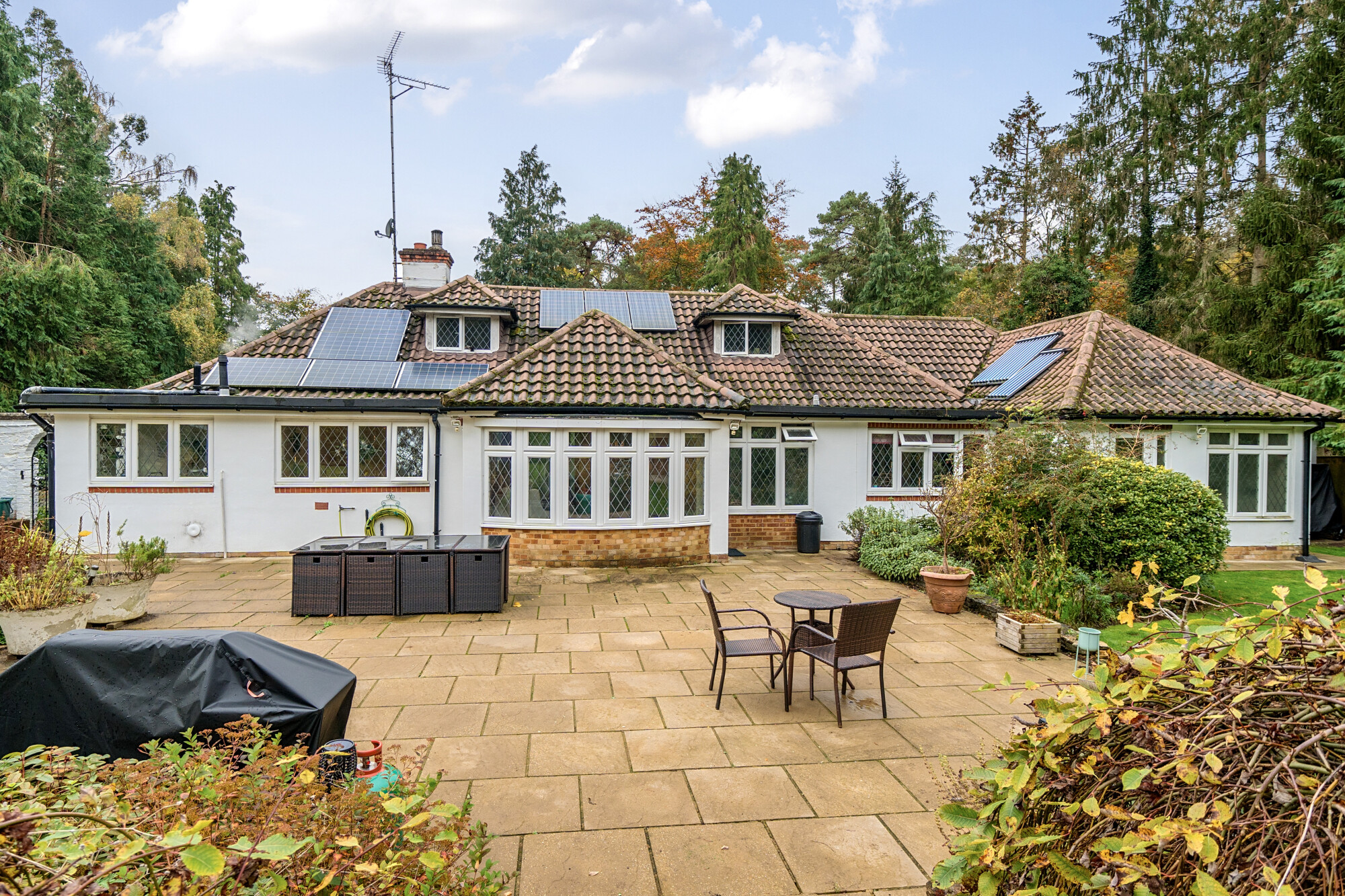 5 bedroom detached bungalow for sale 0