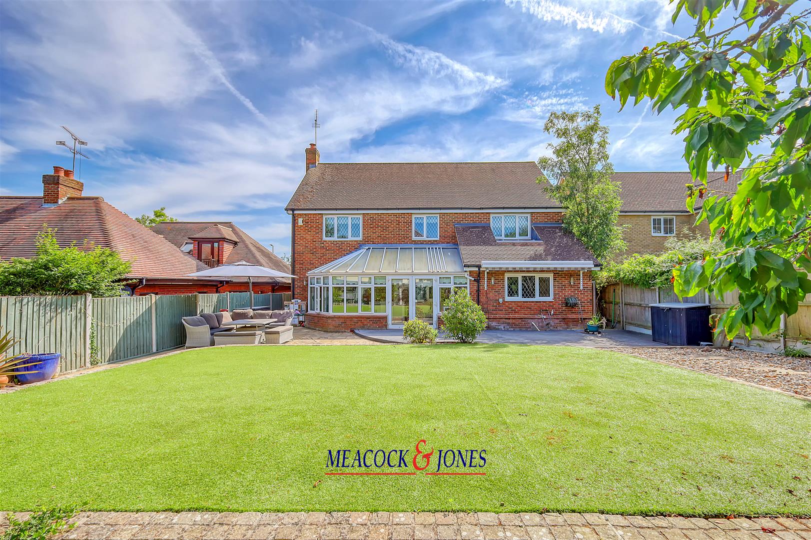 5 bedroom detached house for sale 0