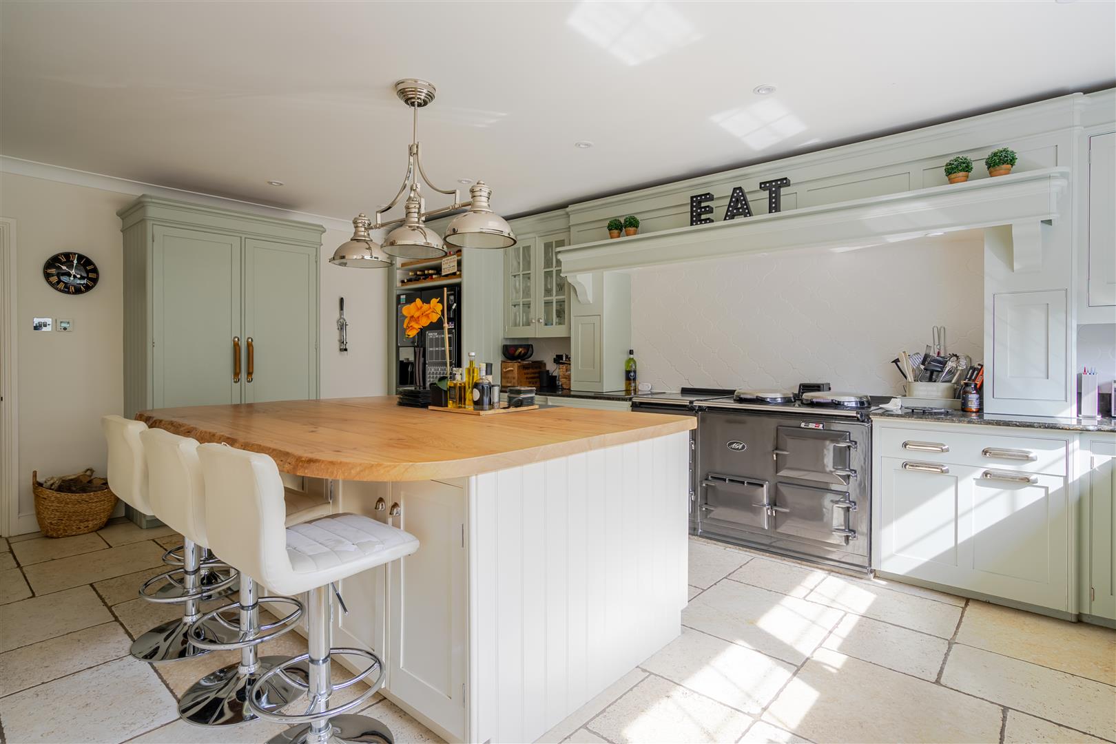 5 bedroom detached house for sale 0