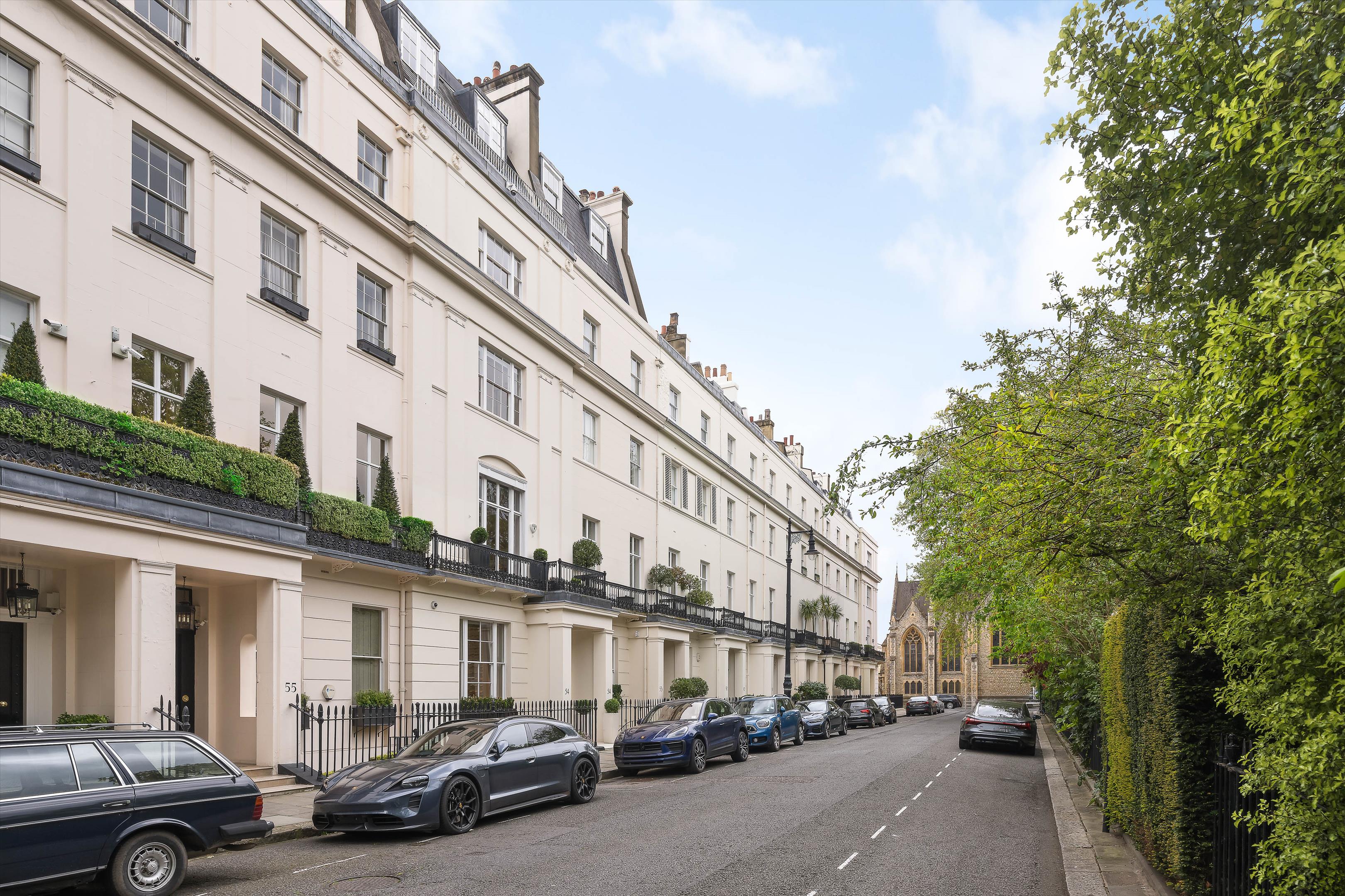 6 bedroom end terrace house for sale in London