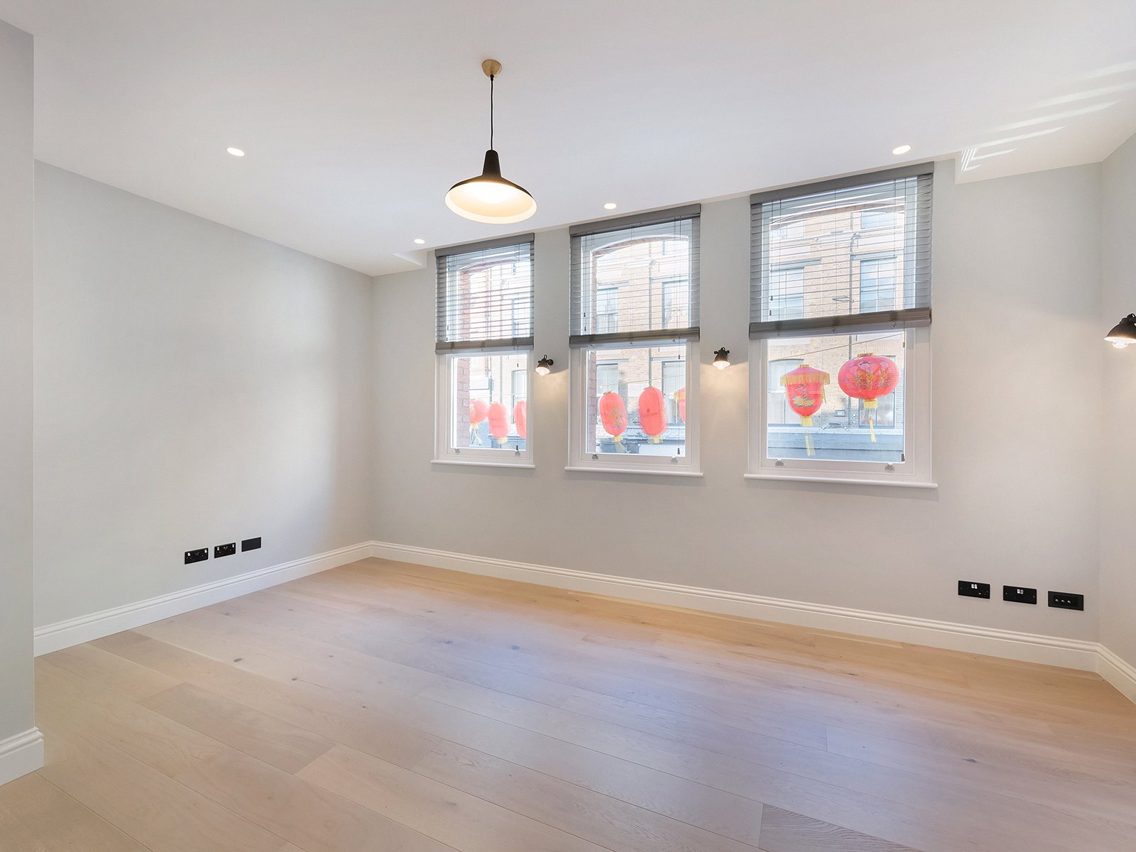 Flat 1a, 68, Shaftesbury Avenue, London photo 4