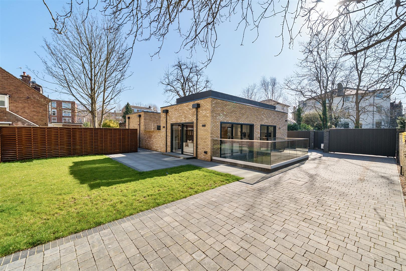 4 bedroom detached house for sale 0