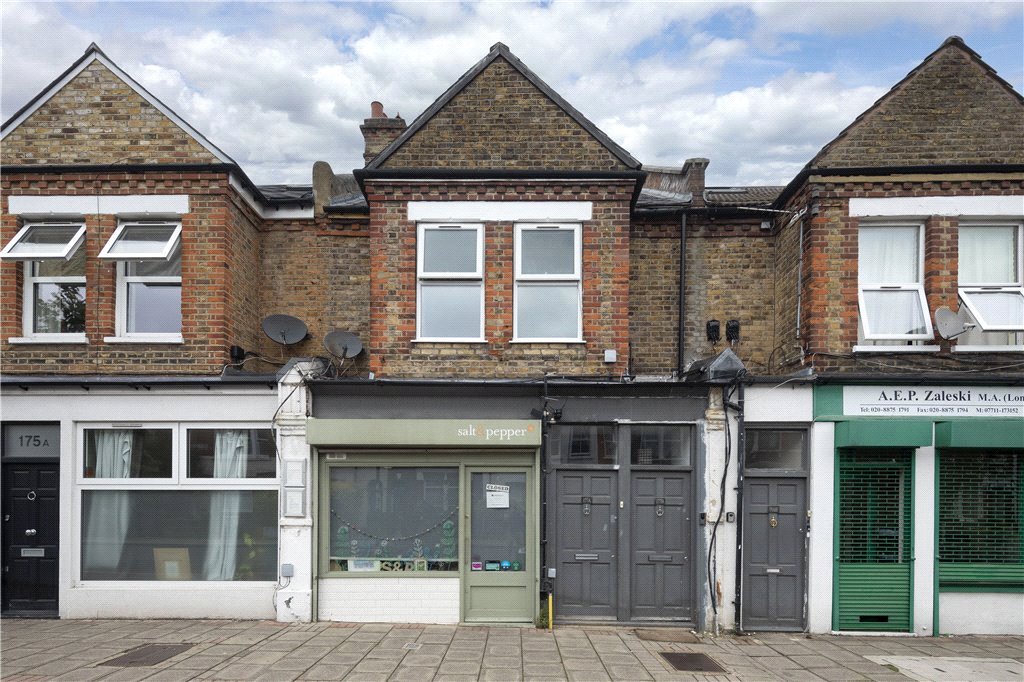 5 bedroom semi-detached house for sale in London