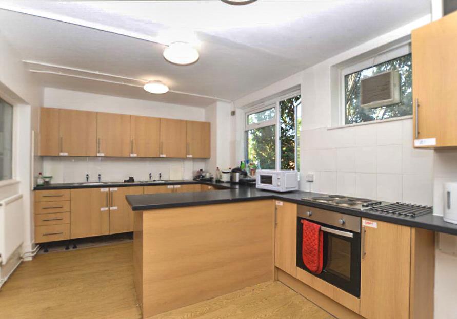 Room 4, Martindale Court, Reading photo 3