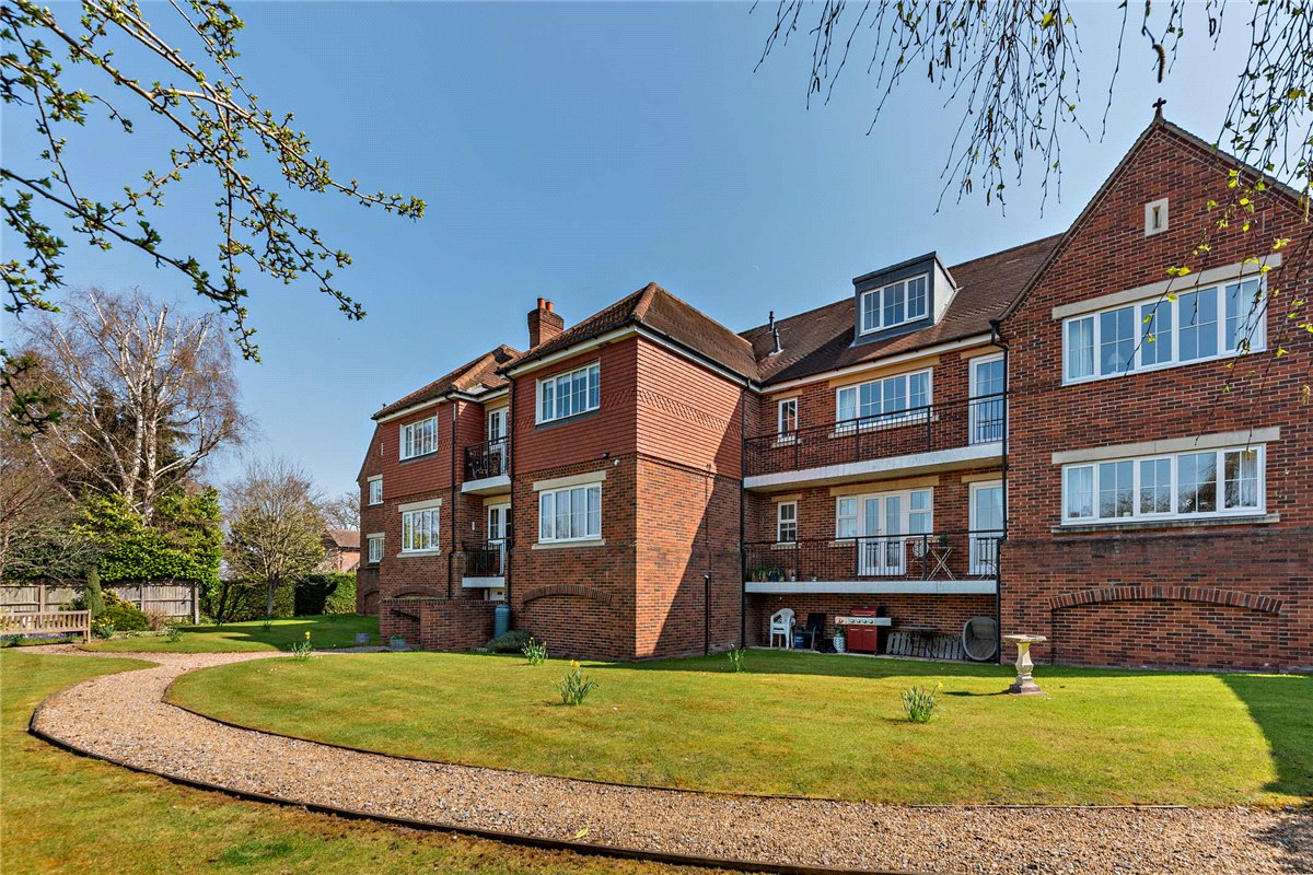 3-bed flat on Flat 5, Woodridge House,, Woodridge, Berkshire, £450,000