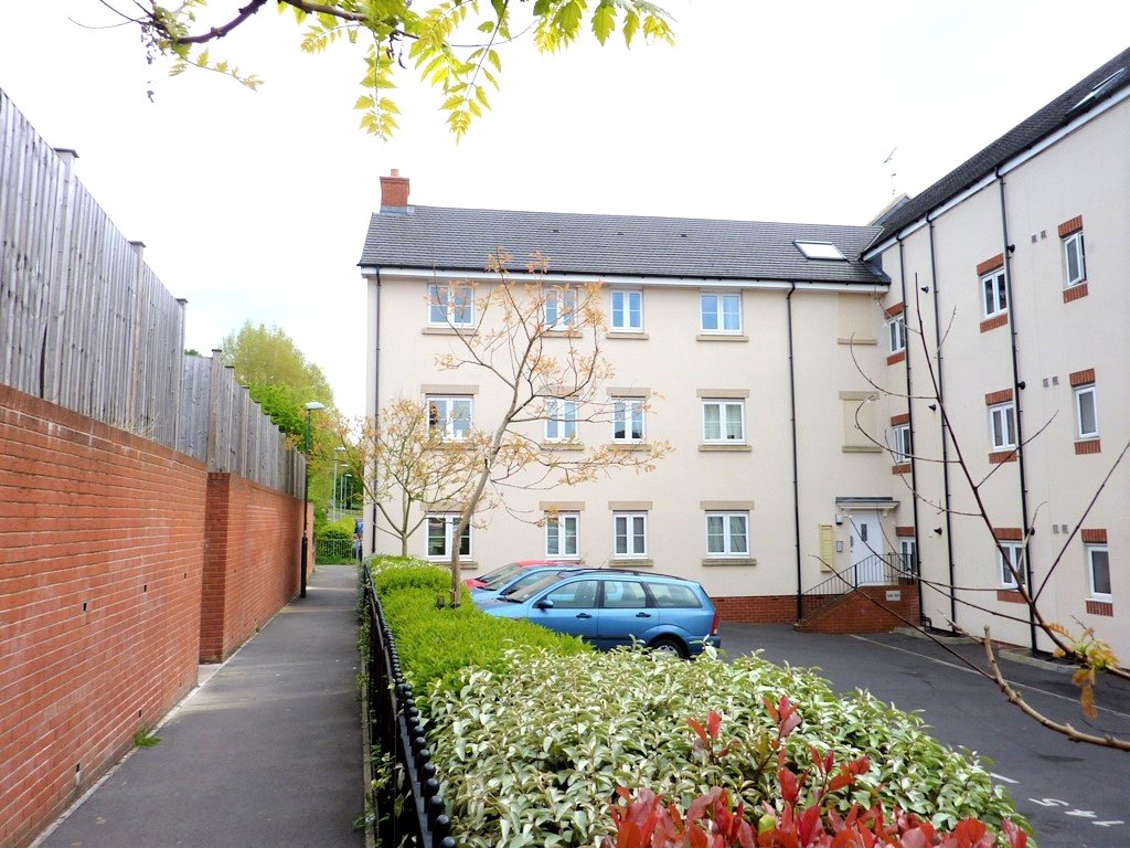 Free property report 150 Jack Russell Close, Stroud, GL5 4EJ Chimnie