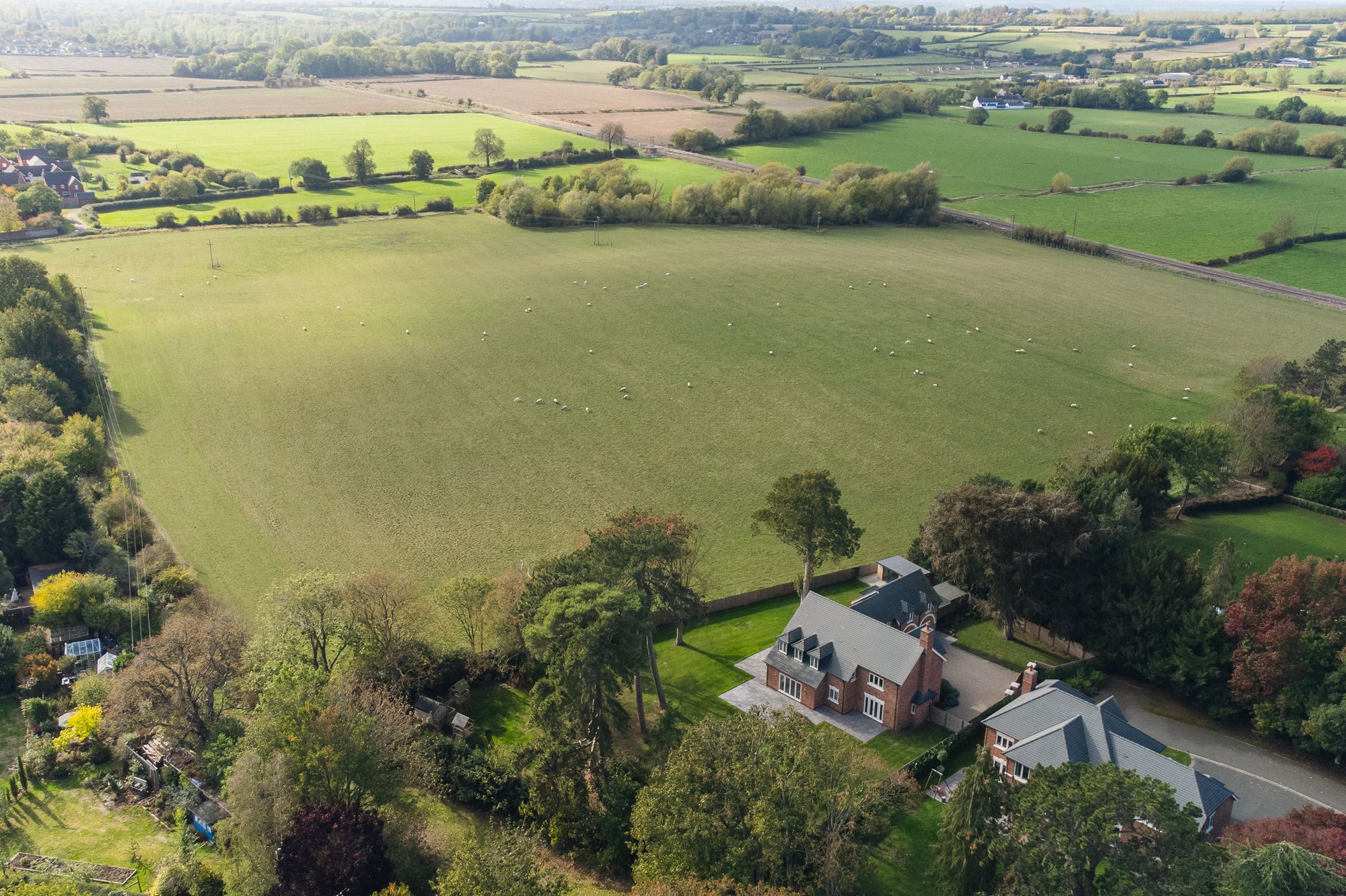 5 bedroom detached house for sale 0