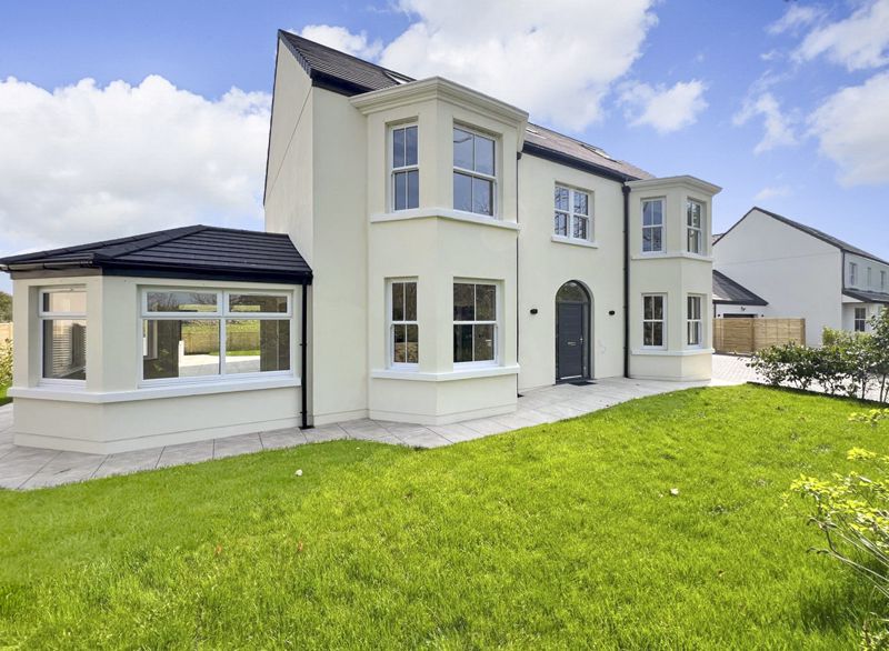 14 bedroom detached house for sale