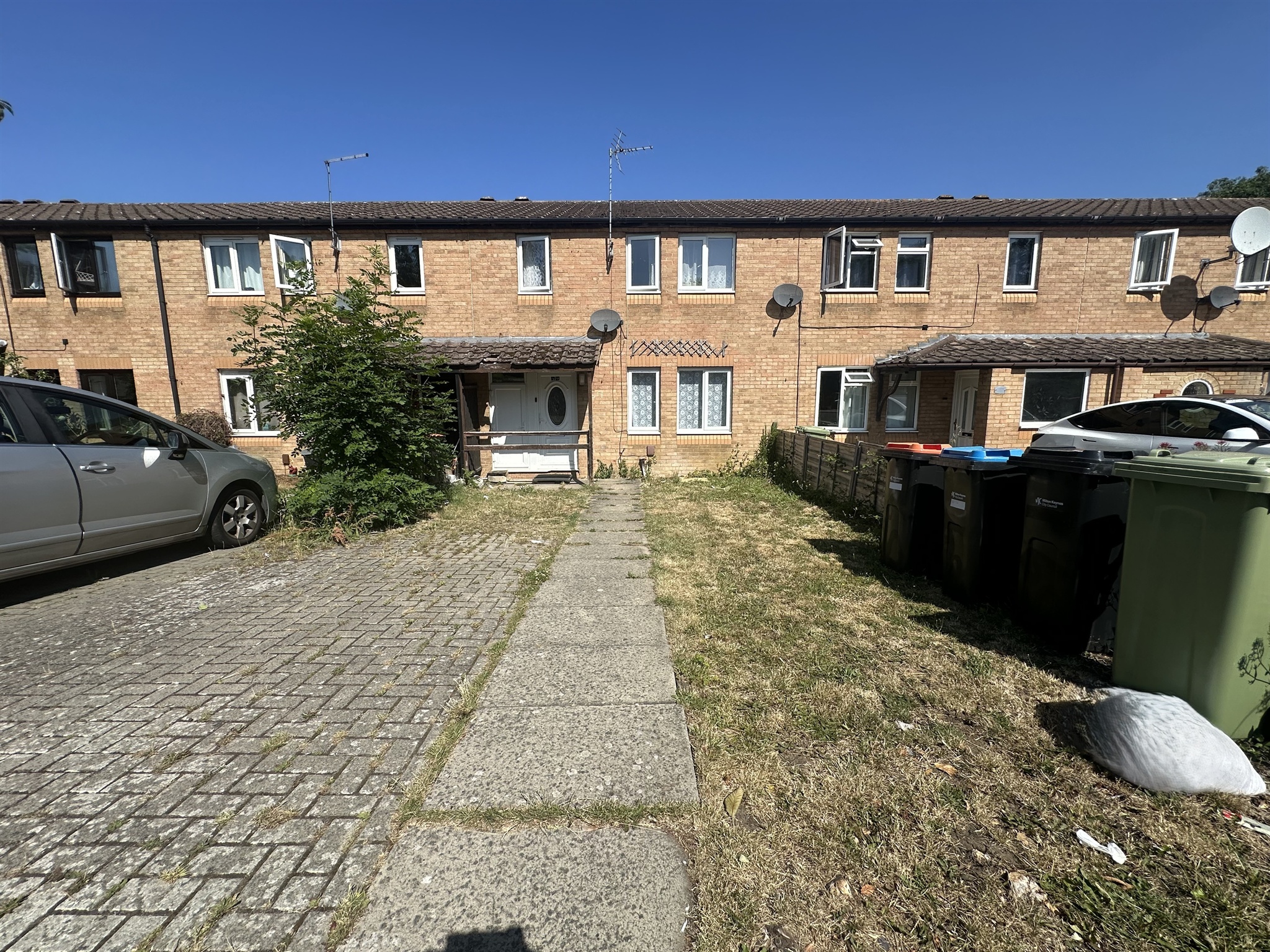 59, Chapman Avenue, Milton Keynes photo 2