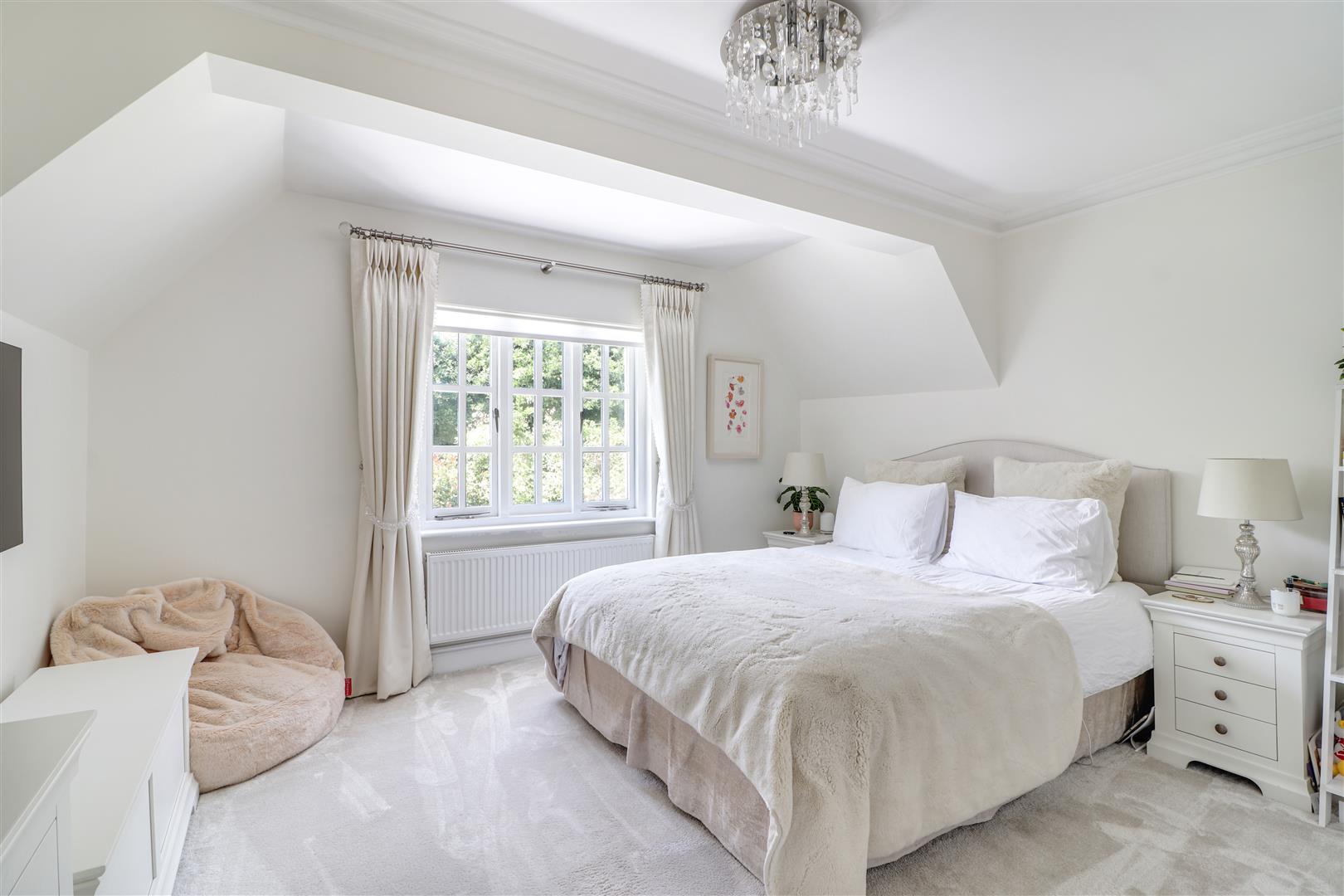 Photos of Saxon Hill, Quebec Avenue, Westerham TN16 65004380