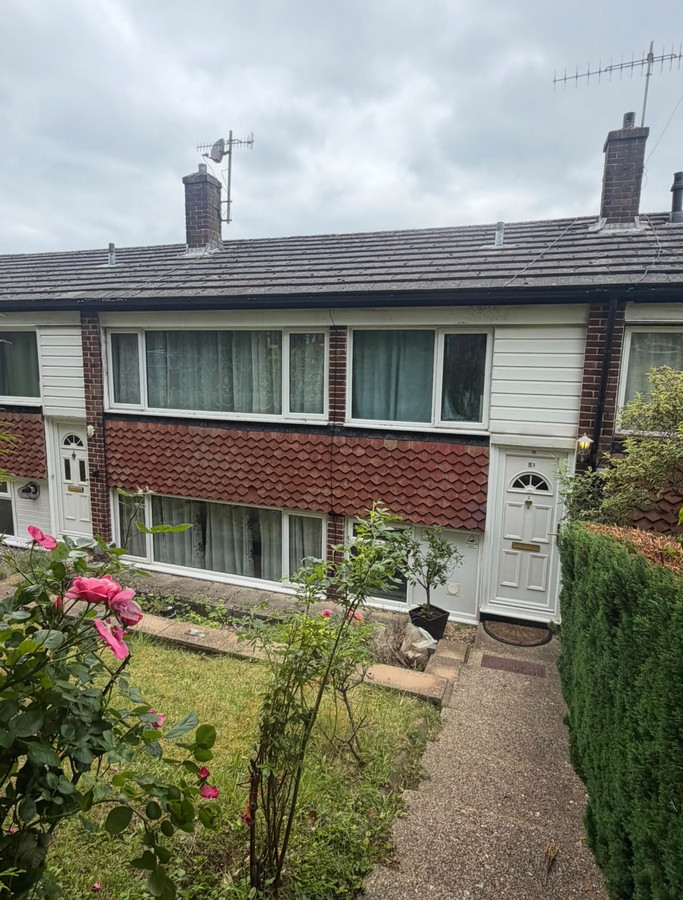 13, Barnes Avenue, Chesham photo 4