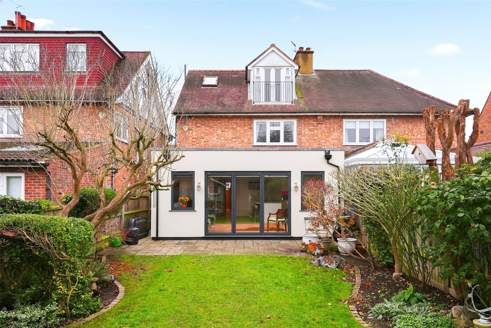 4 bedroom semi-detached house for sale 0