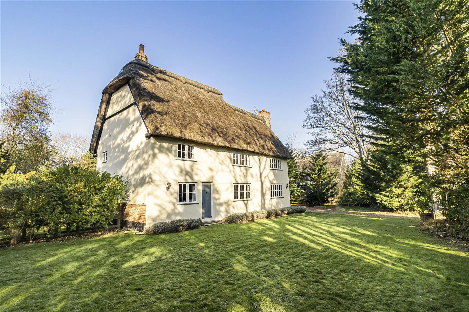 4 bedroom detached house for sale 0