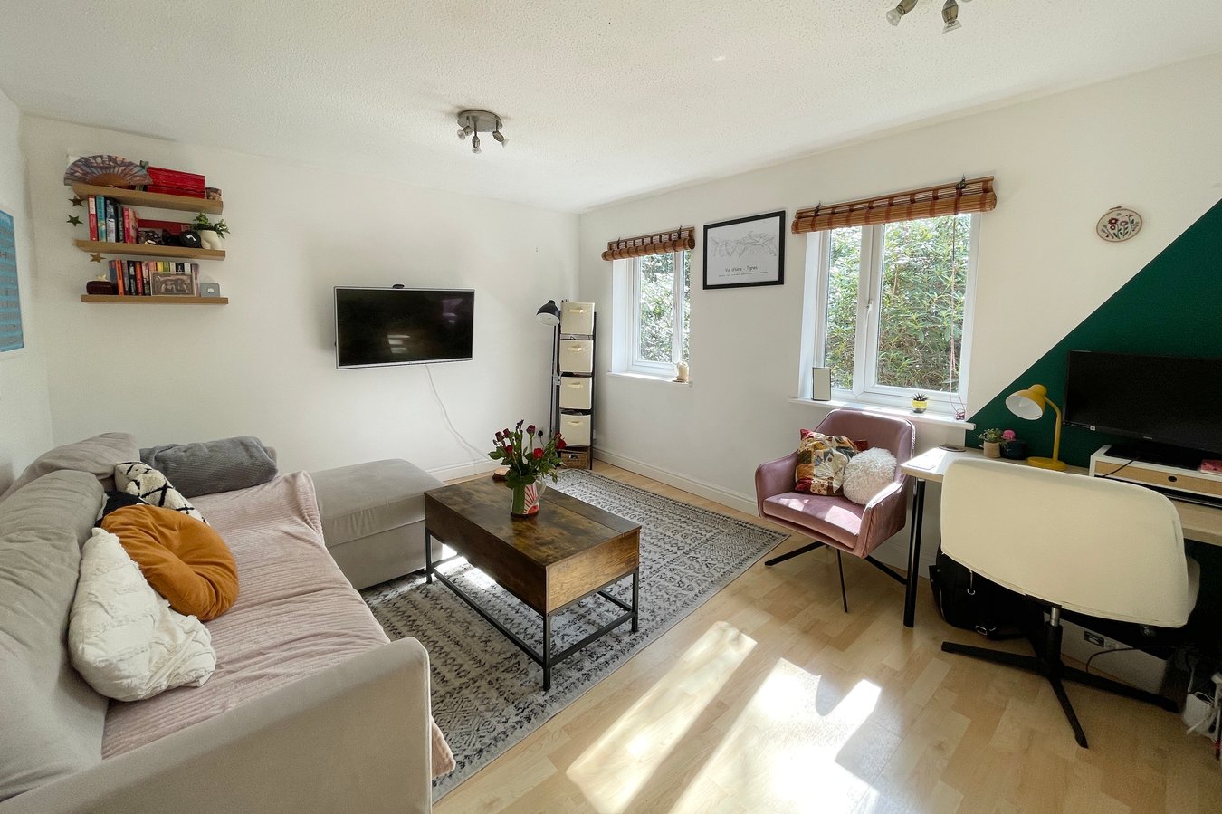 17, Woodlands Court, SANDHURST photo 4