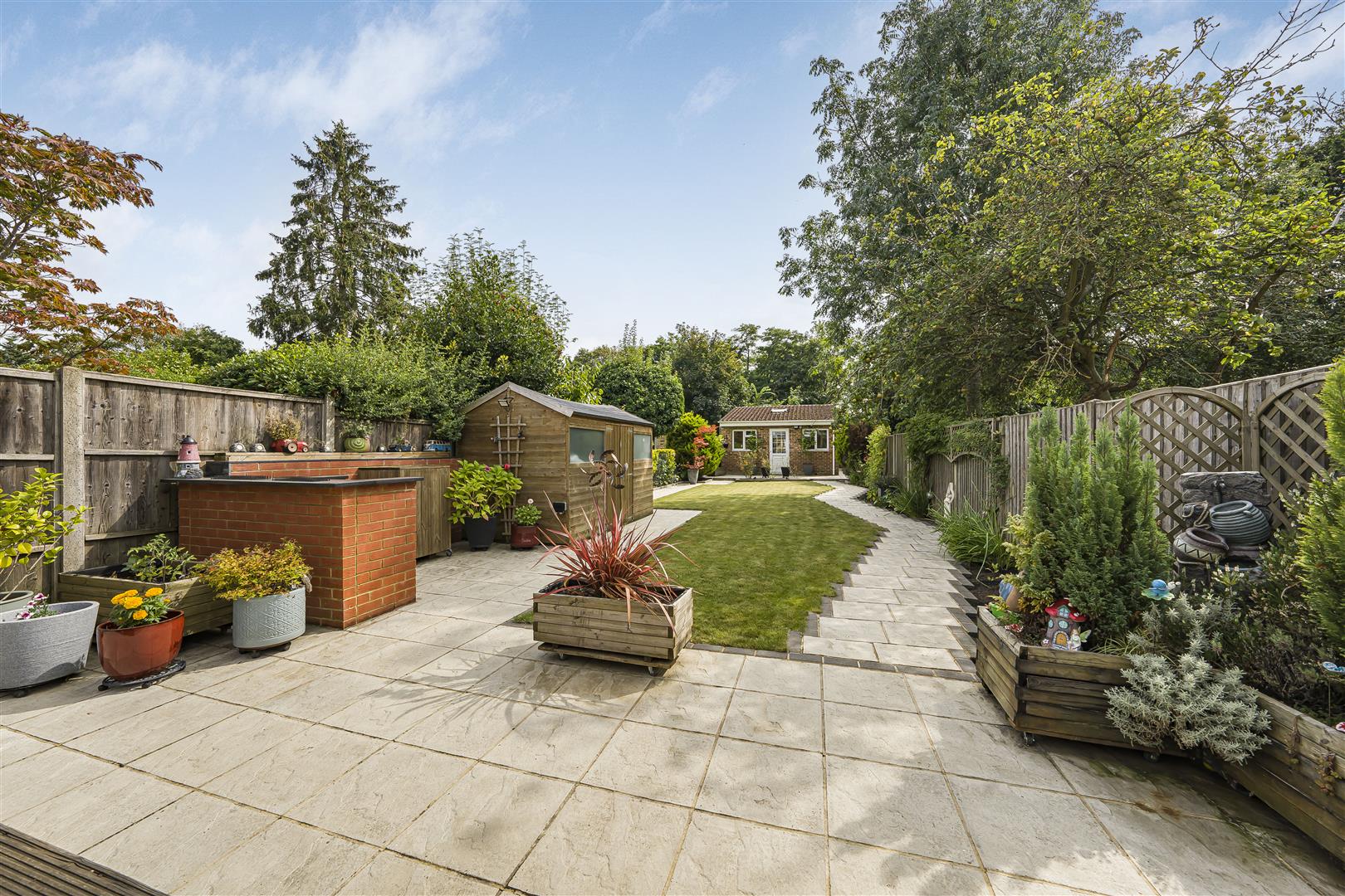 6 bedroom semi-detached house for sale 0