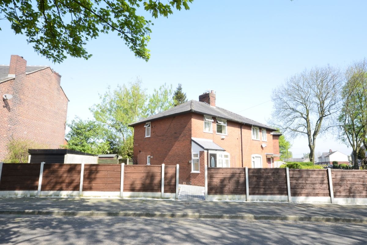 Free property report 1 Barrett Avenue, Kearsley, Bolton, BL4 8DR Chimnie