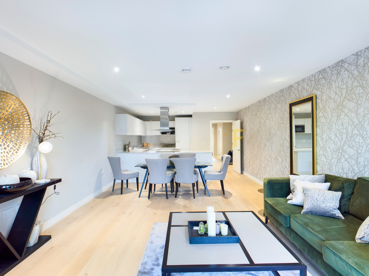 2 bedroom flat for sale 0