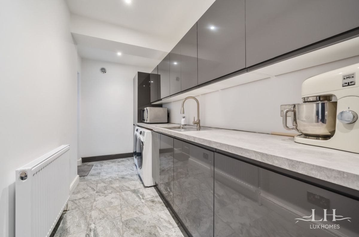 Photos of Ferndown, Hornchurch RM11 66853450 PrimeLocation