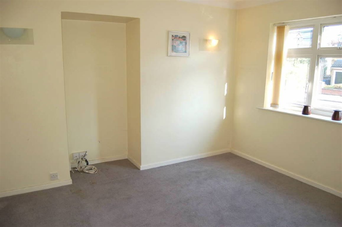 5 bed Detached House