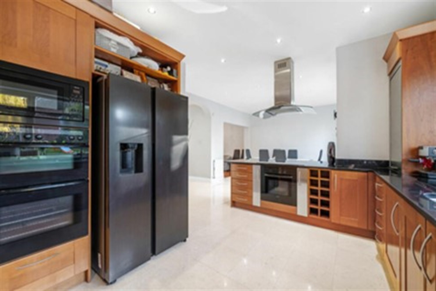 4 bedroom semi-detached house for sale 0