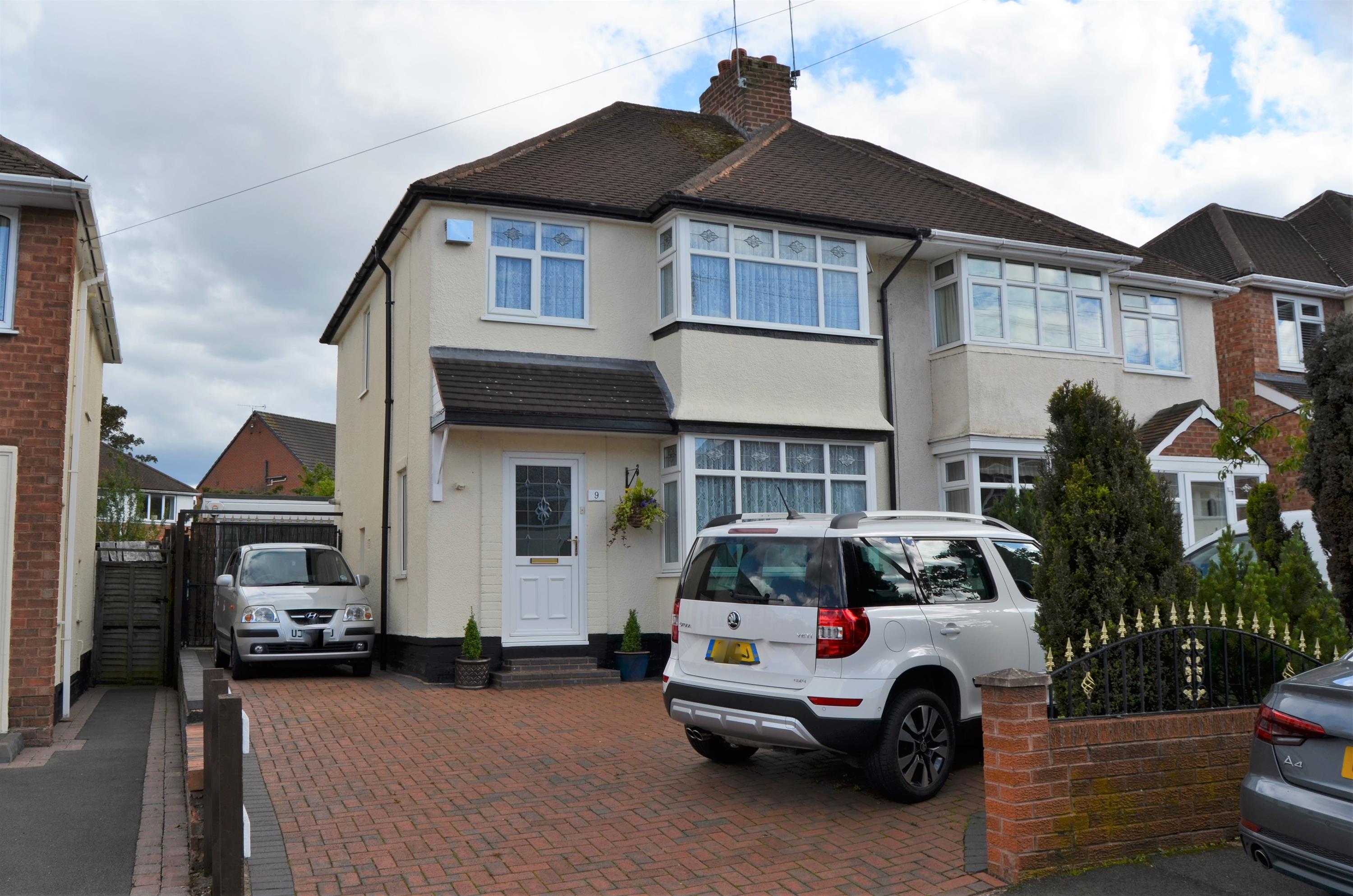 Free property report 9 Stanton Avenue, Woodsetton, DY1 3RR Chimnie