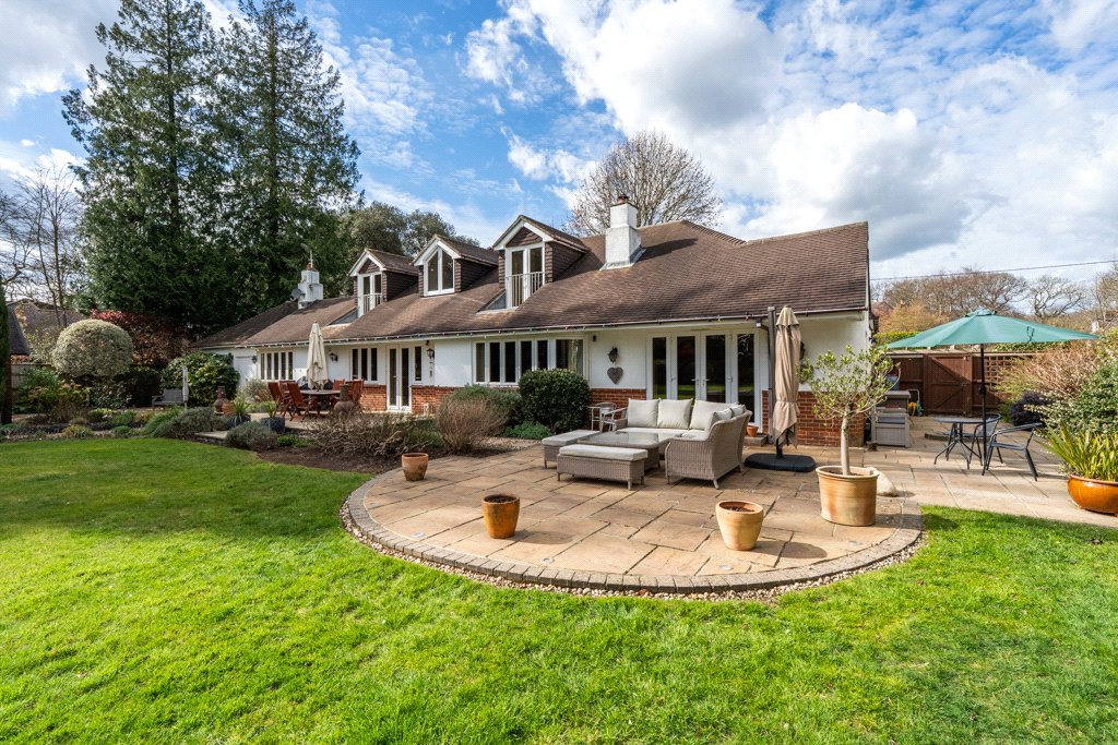 4 bedroom detached house for sale in Epsom