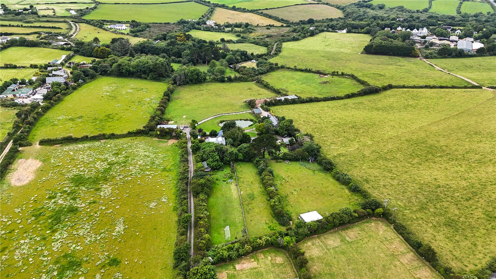 4 bedroom cottage for sale 0