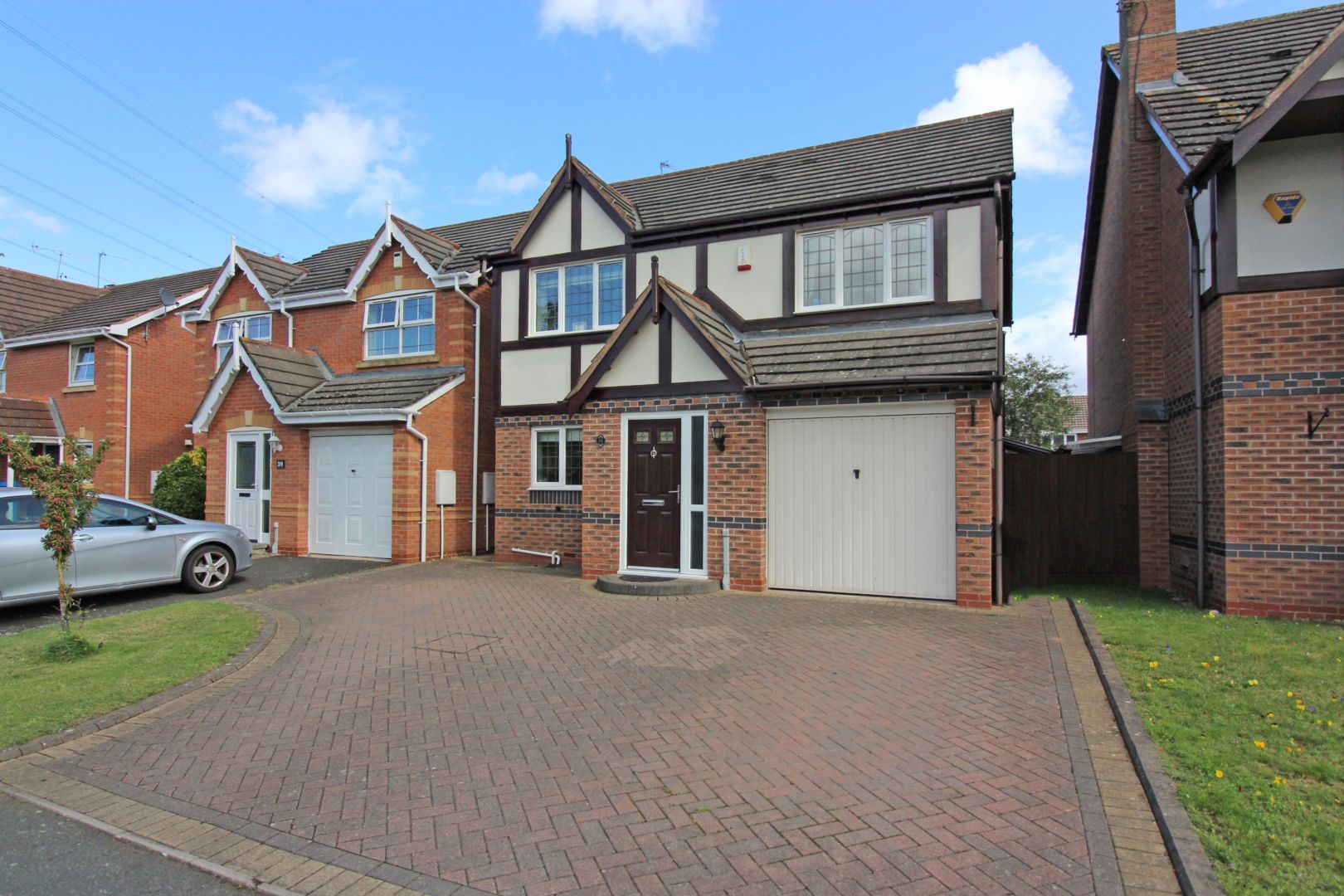 Free property report 18, Penkside, Coven, Wolverhampton, WV9 5BL Chimnie