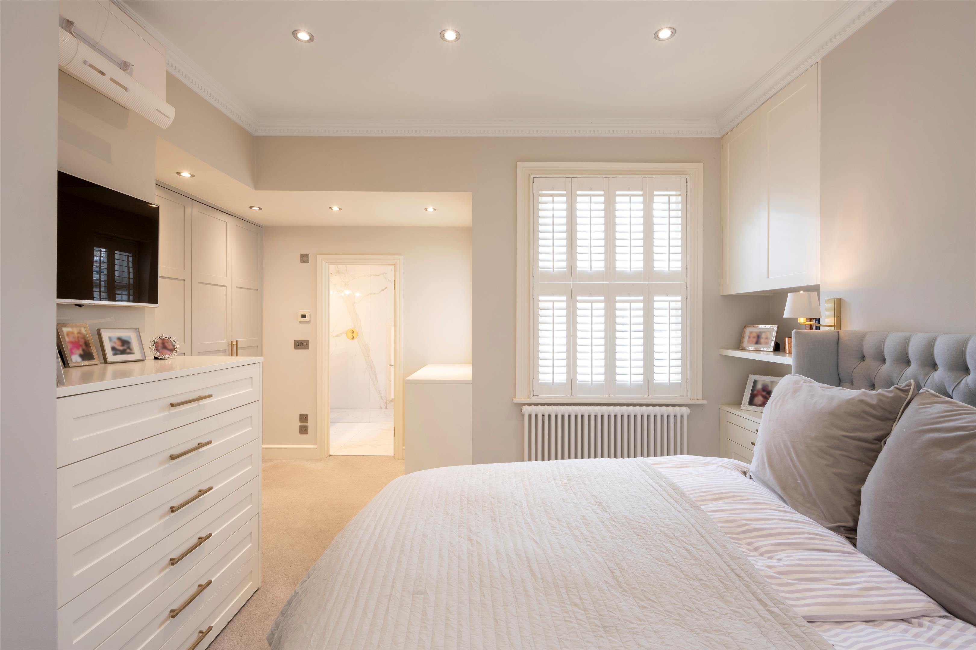 4 bedroom maisonette for sale 0