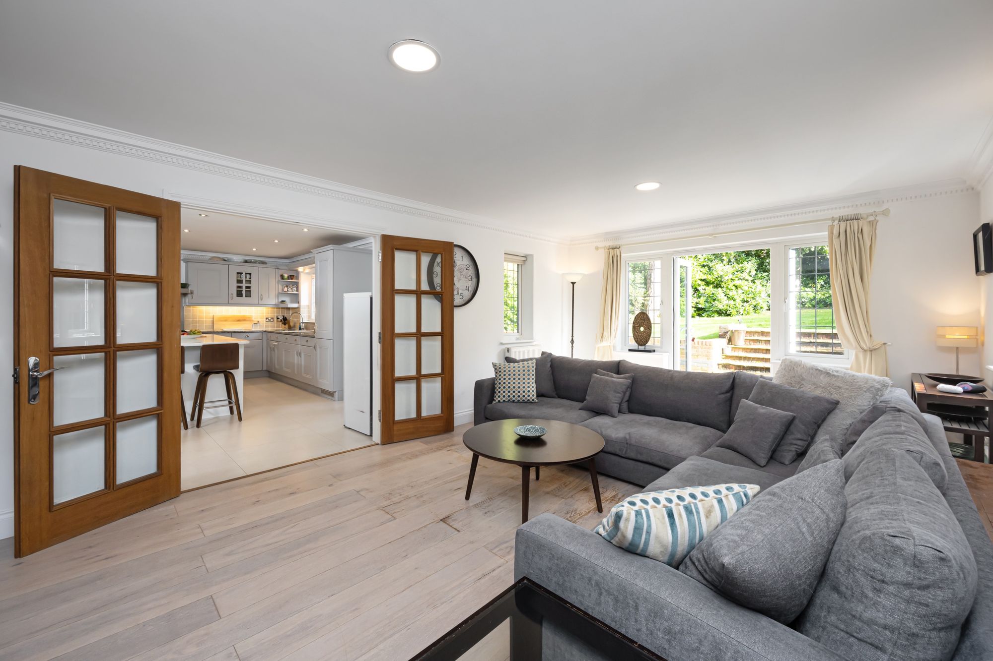 5 bedroom detached house for sale 0