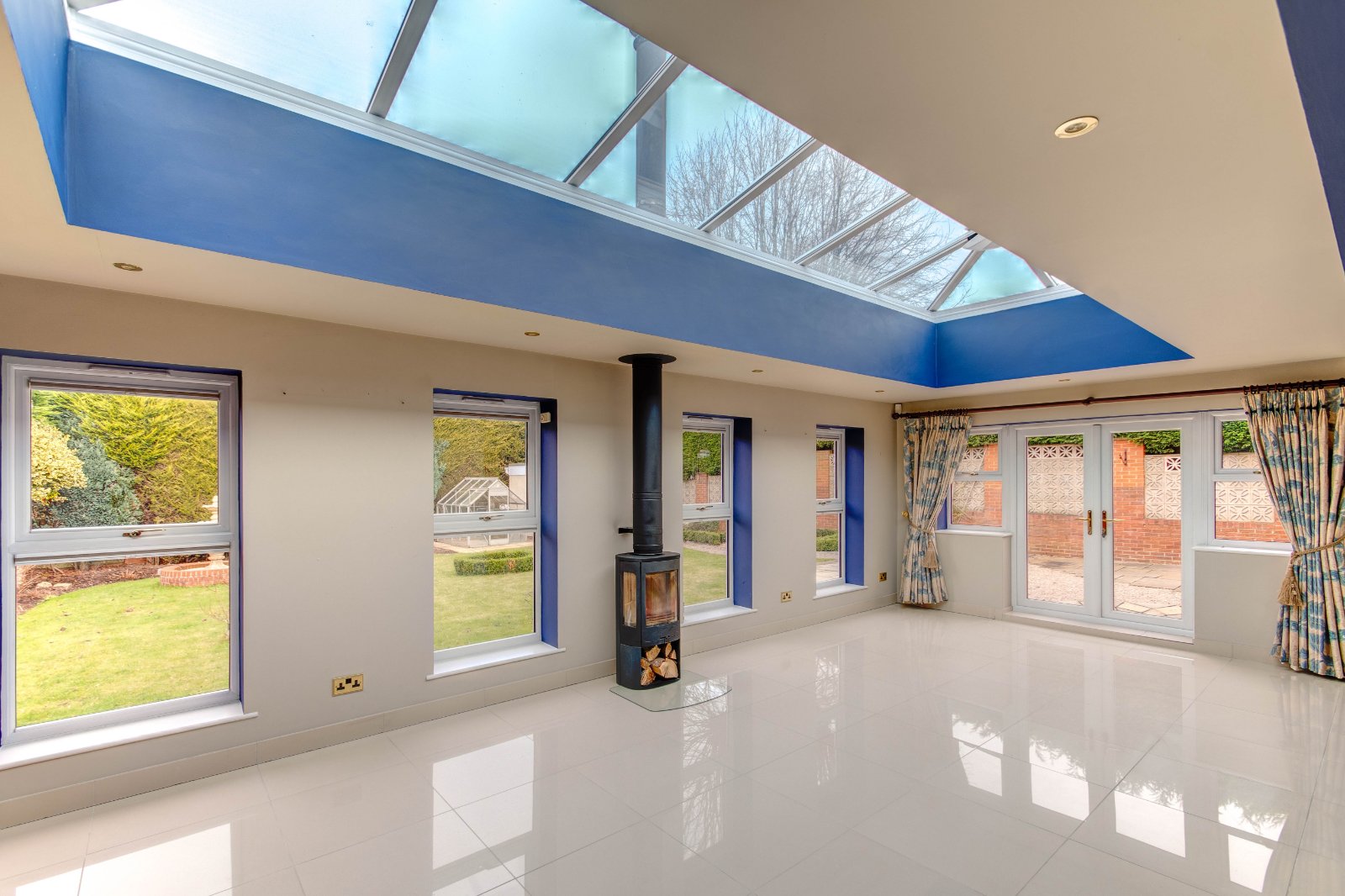 Photos of Lodge Close, Halesowen, West Midlands B62 66494003