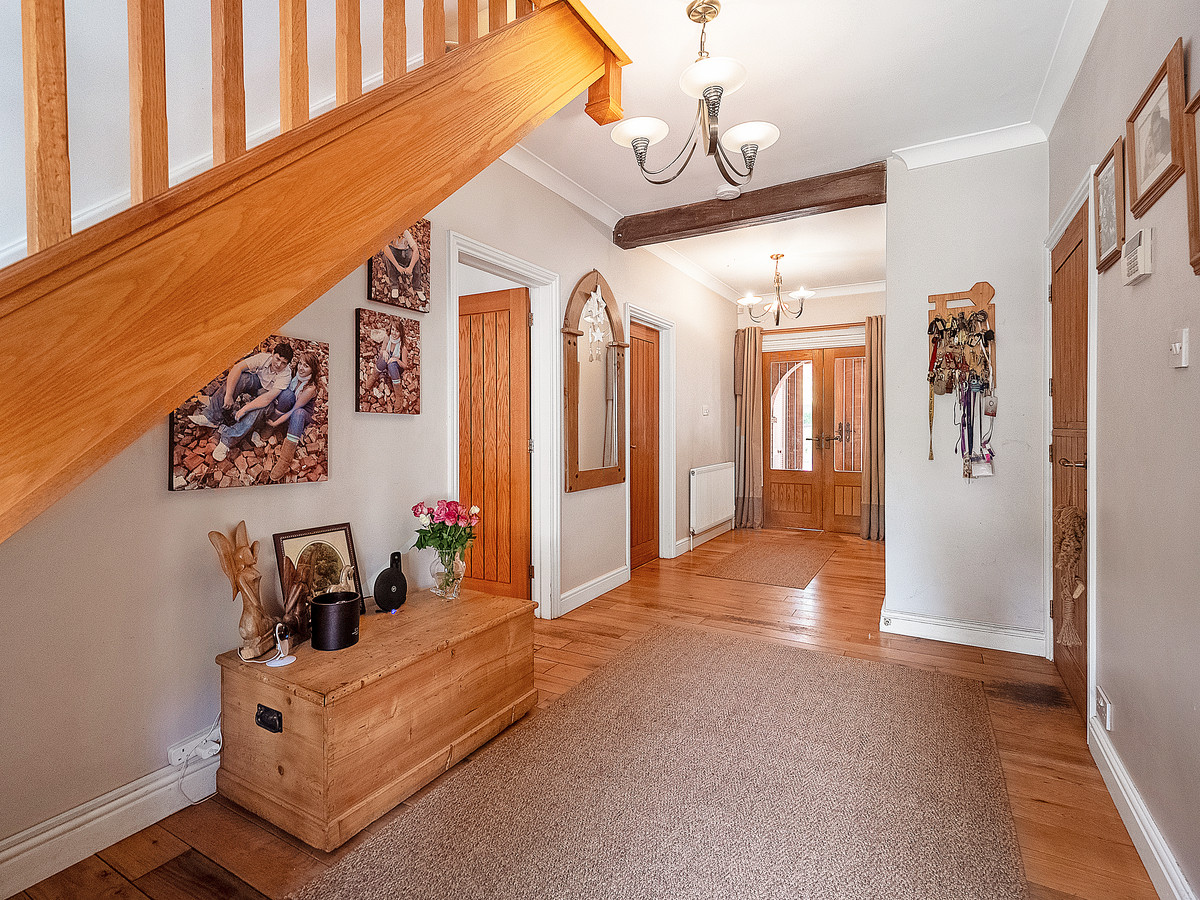 7 bedroom detached house for sale 0