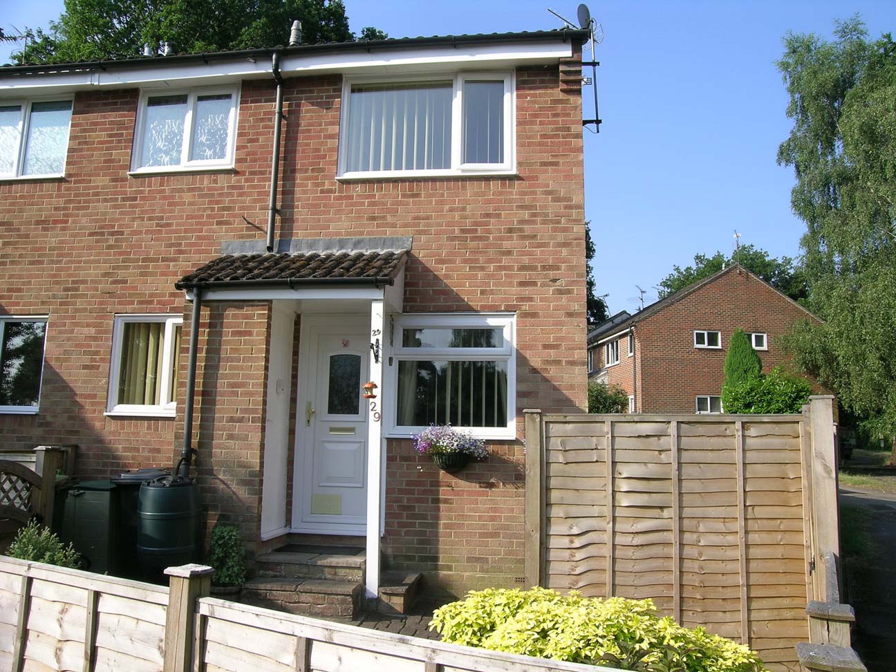Free property report 29 Dudley Close, Whitehill, Bordon, GU35 9PY Chimnie