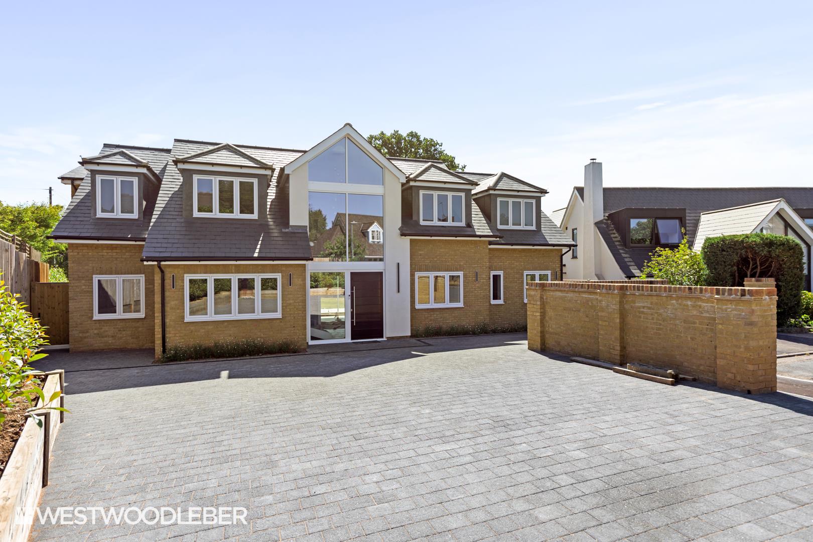 5 bedroom detached house for sale 0