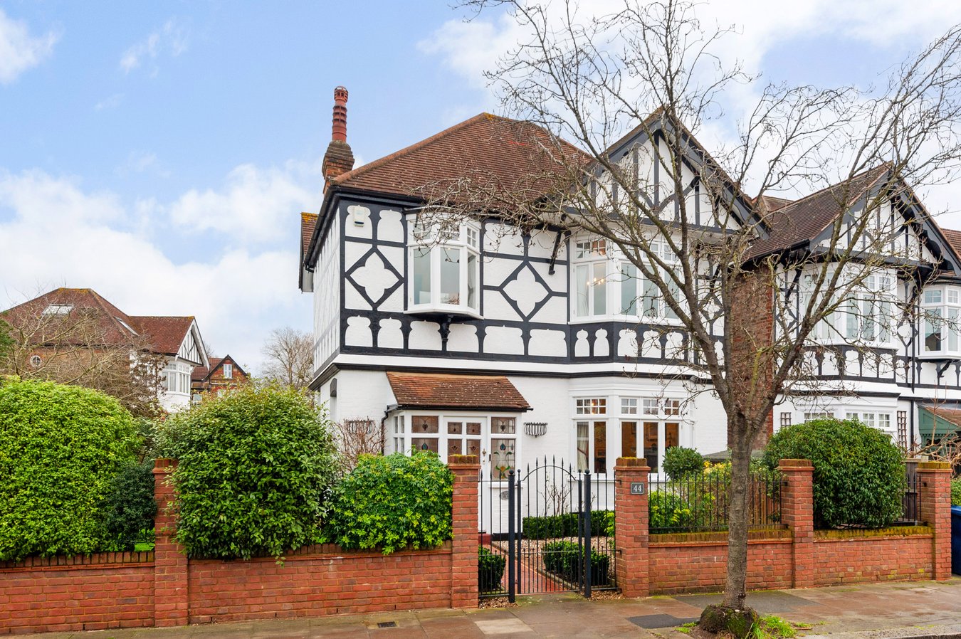 4 bedroom detached house for sale 0