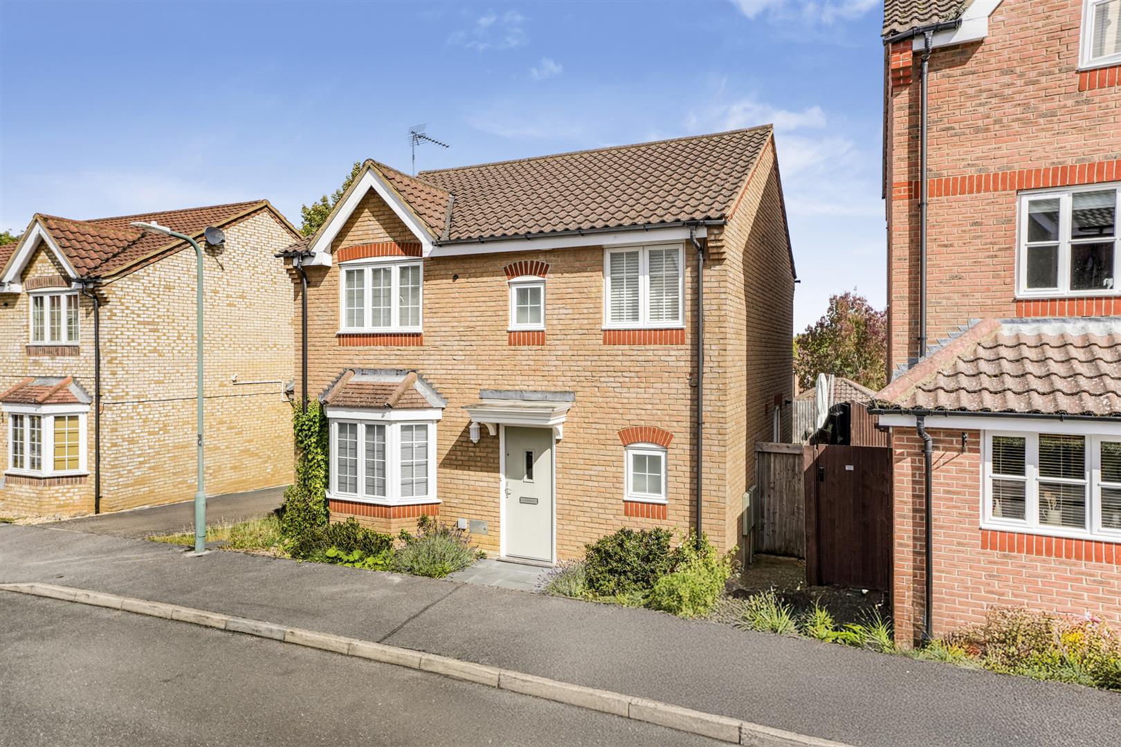 4-bed detached on 42, Clifton Moor, Milton Keynes, £500,000